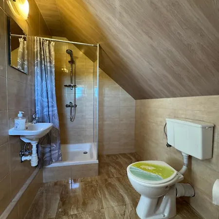 Nad Jeziorem - U Joanny Gospodarstwo agroturystyczne *